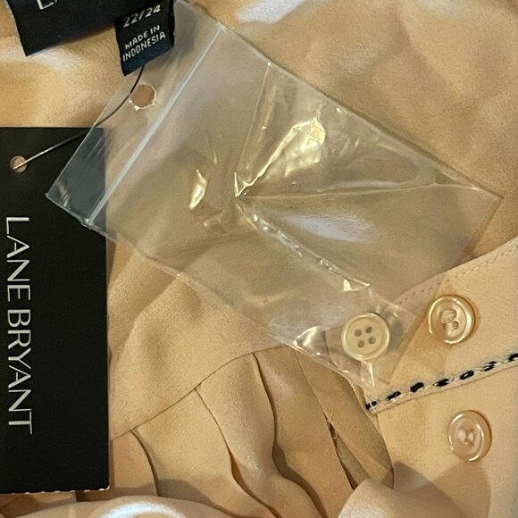 Lane Bryant Womens Blush Pink Blouse Size 22/24 Button-Front Long Sleeve - Picture 8 of 9